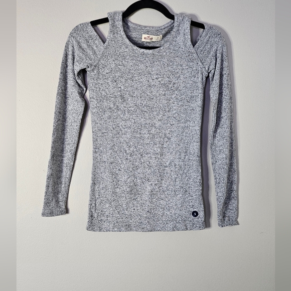 Hollister Tops - Hollister Long Sleeve Cutout Shoulder Top